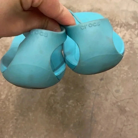 Crocs  thongs - Picture 2 of 5